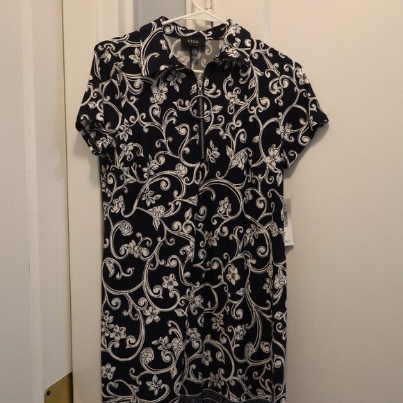 MSK Dresses & Skirts - MSK Short-Sleeve Paisley Shift Dress